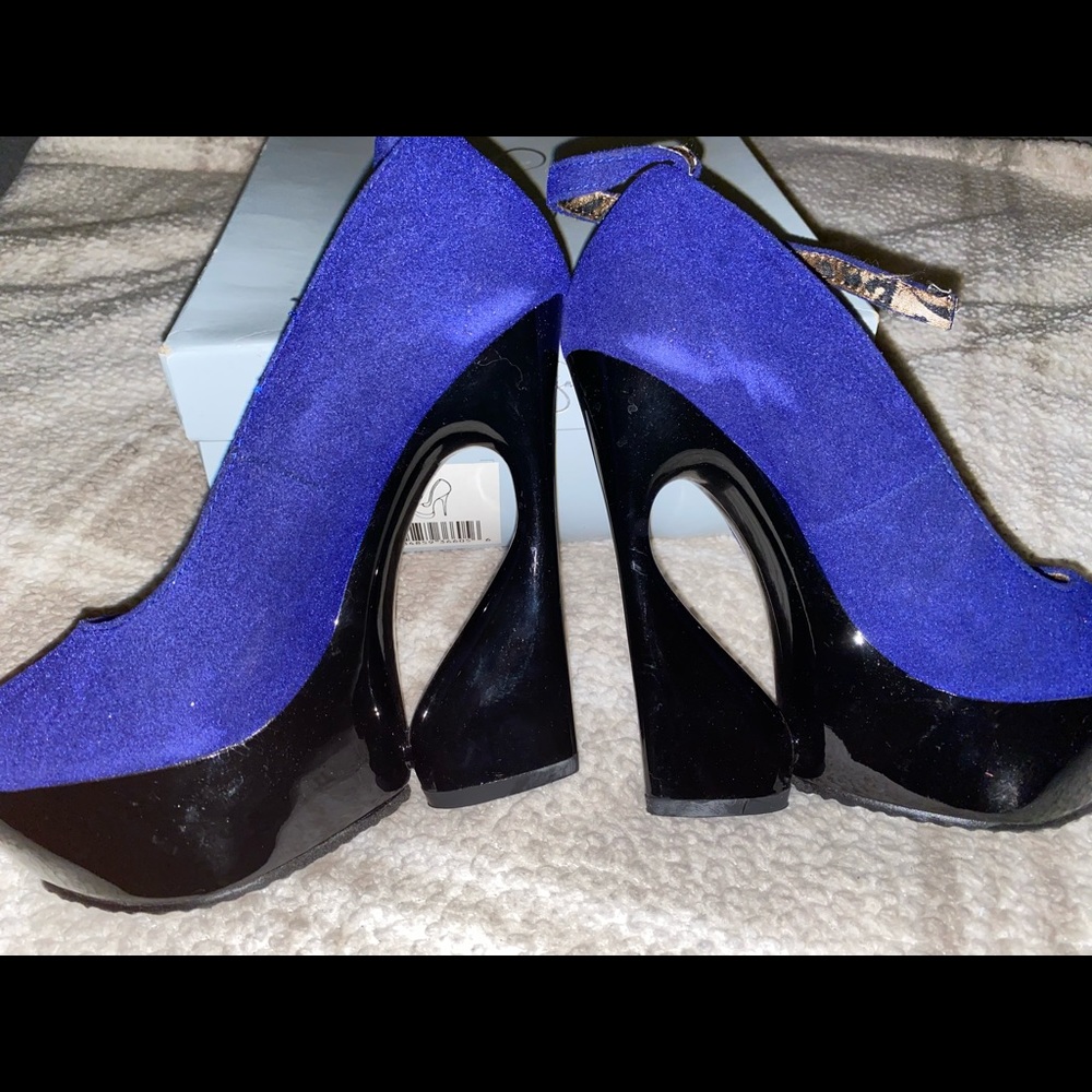 Jessica Simpson Unique Chunk Heels!